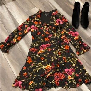 New with tags Floral ruffle dress